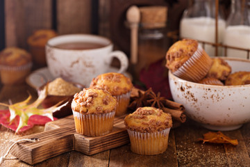 Obraz na płótnie Canvas Seasonal cinnamon streusel muffins