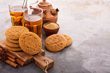 Cinnamon cookies with tea