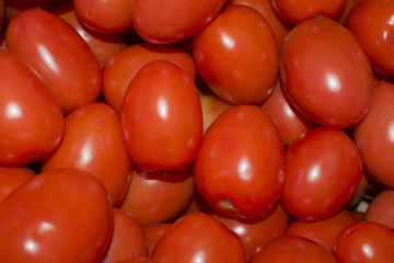 Фон из красных помидоров