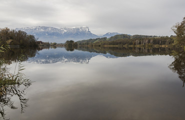 Lac de Sainte Hélène - Savoie.