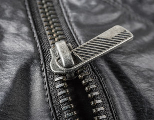 locking zipper macro