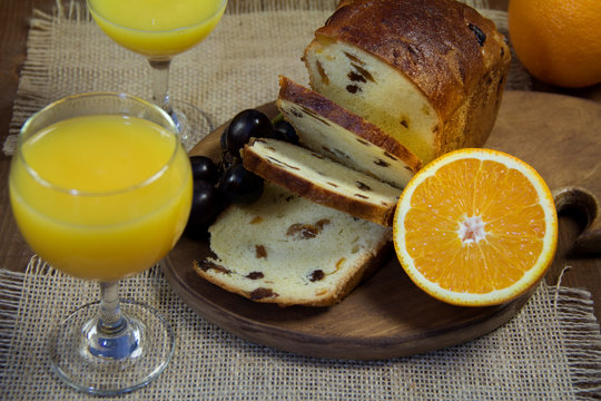 sliced bread and orange juice
