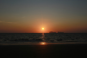 Obraz premium sunset and beach at Koh Sukorn Island in Palian of Trang - Thail