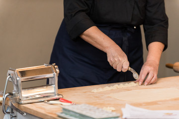 Preparazione degli agnolotti piemontesi