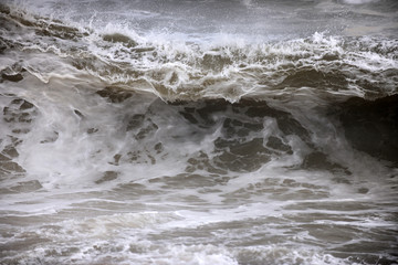 brechende große welle