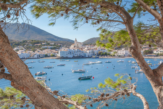 Ville de Cadaqu&egrave;s, Costa Brava, Catalogue, Espagne