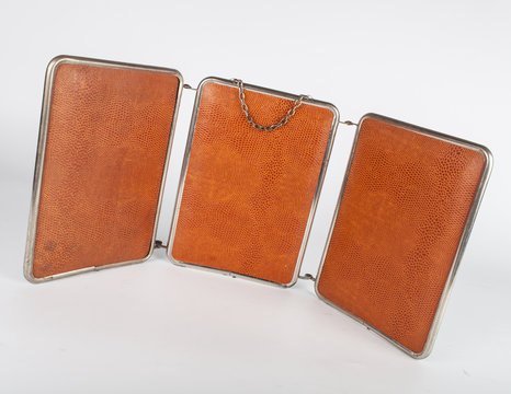 Image vintage.  Miroir triptyque barbier voyage vintage 1950 ou ant&eacute;rieur