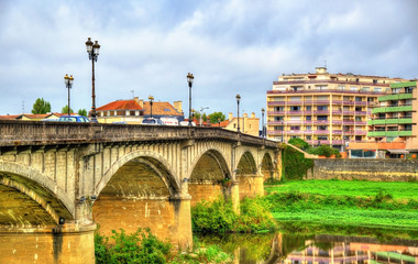 Pont Vieux bridge above the Adour River in Dax - France, Landes - obrazy, fototapety, plakaty