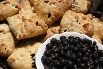 cakes and berry currant