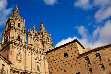 Fototapeta na wymiar Salamanca Clerecia church and Casa Conchas