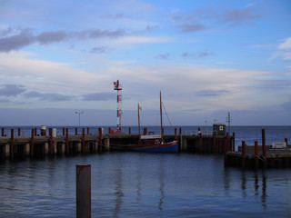 Fototapeta na wymiar Hafen von List auf Sylt
