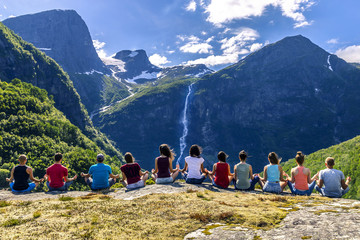 Group of young people is travelling around the Norway - 127418398