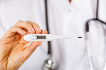 Thermometer Temperatur messen Fieber