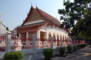 Obraz premium Old Buddhist temple complex in Bangkok, Thailand