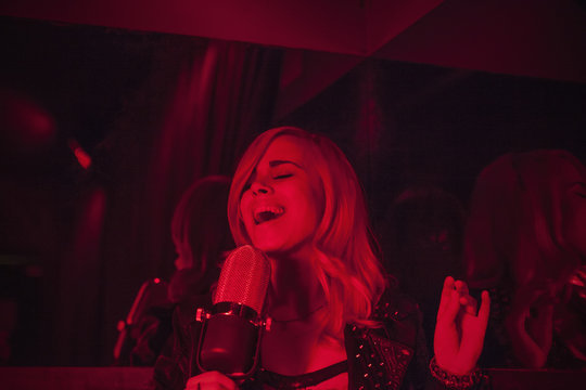 Young woman performing in a nightclub