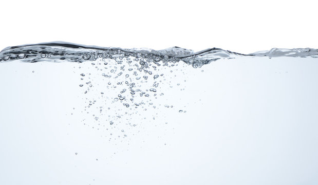 Agua en movimiento y burbujas