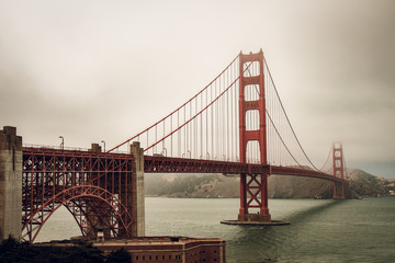 Naklejka na ściany i meble Golden Gate Bridge