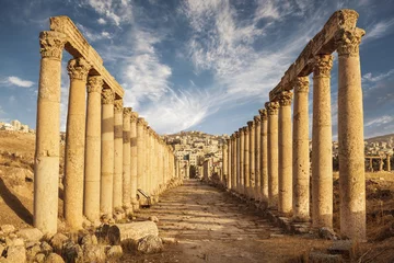 Foto op Plexiglas Rudnes Columns of the cardo maximus, Ancient Roman city of Gerasa of Antiquity , modern Jerash, Jordan