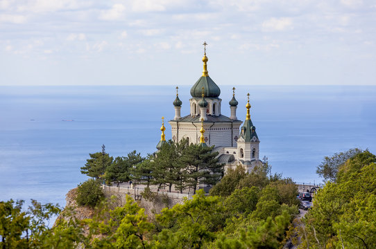 Форосская церковь Воскресения Господня на Красной Скале. Крым.