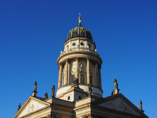Fototapeta na wymiar Berlin: Französischer Dom am Gendarmenmarkt