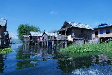 Fototapeta premium Maisons sur pilotis.