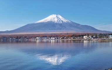 Fototapeta premium Fuji in autumn