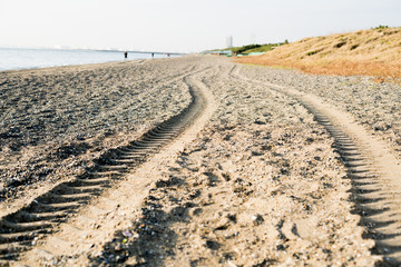 タイヤの跡