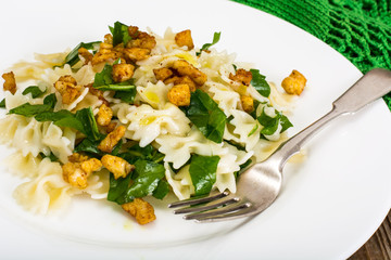 Pasta with Arugula and Chicken