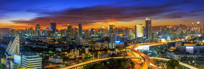 Fototapeta premium Bangkok city view with expressway.