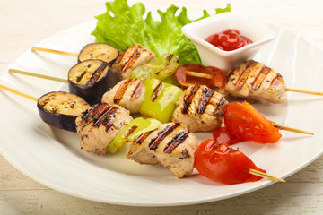 Chicken and vegetables skewer