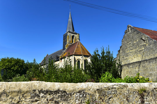 Frankreich - Kirche Notre-Dame in Crepy