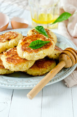 Cottage cheese pancakes with honey