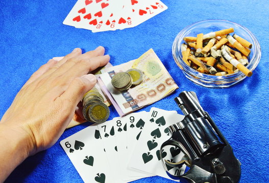 hand dragging money after win poker game