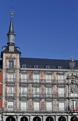 Obraz premium Plaza Mayor de Madrid con l a Casa de la Panadería y la estatua de Felipe III,España