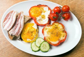 fried eggs with pepper