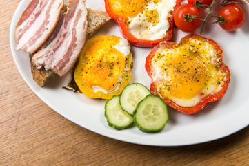 fried eggs with pepper