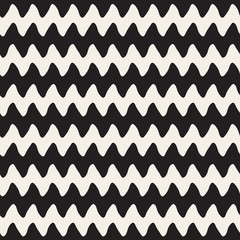 Hand Drawn Horizontal ZigZag Lines. Vector Seamless Black and White Pattern.