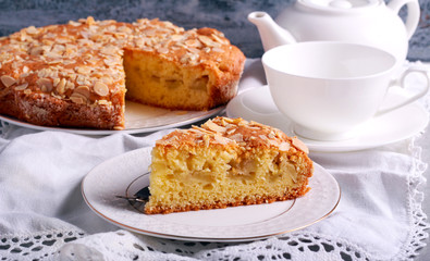 Apple and almond dessert cake