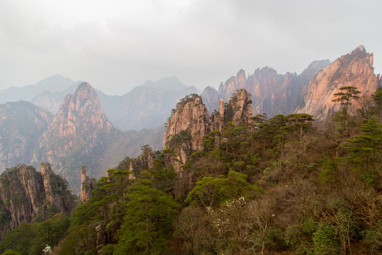 Bizzare Felsformationen in Huang Shan