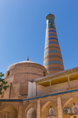 Obraz premium Islam Khodja Minaret and Mosque in Khiva, Uzbekistan