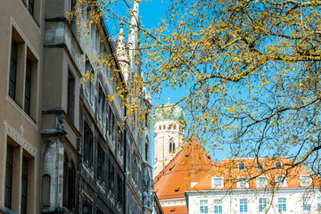 Obraz premium Traditional street view of old buildings in Munich, Bavaria, Ger