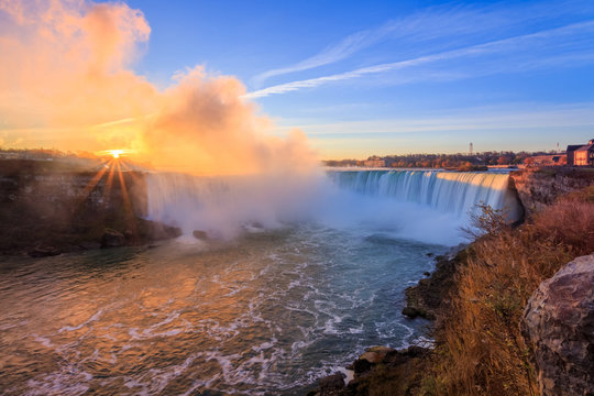 Naklejki Niagara Spada w Ontario Kanada podczas wschodu słońca