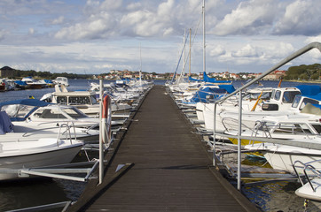 Fototapeta premium Marina in der Stadt