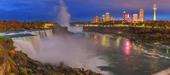 Fototapete Rund Niagara Waterfall at night © elena_suvorova