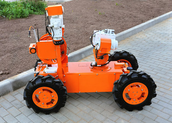 Mobile wheeled robotic system