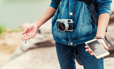 Asian women have used maps from a mobile phone