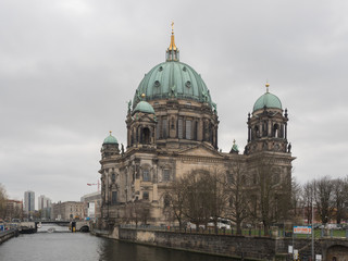 Fototapeta na wymiar Berlin Cathedral by the Spree