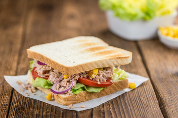 Tuna Sandwich (selective focus)