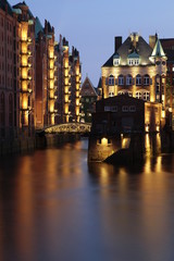 Fototapeta premium Hafencity und Speicherstadt Hamburg