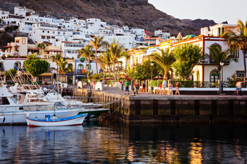 Hafen von Puerto Mogan im Abendlicht – Gran Canaria - obrazy, fototapety, plakaty
